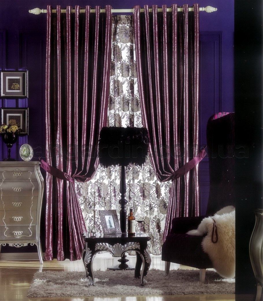 Спальня в стиле Неоклассика с телевизором