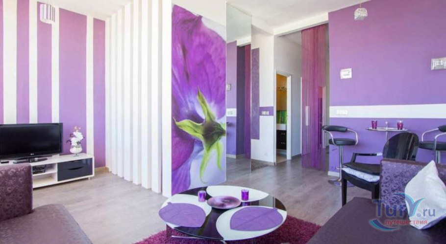 Спальня для девушки в фиолетовых тонах