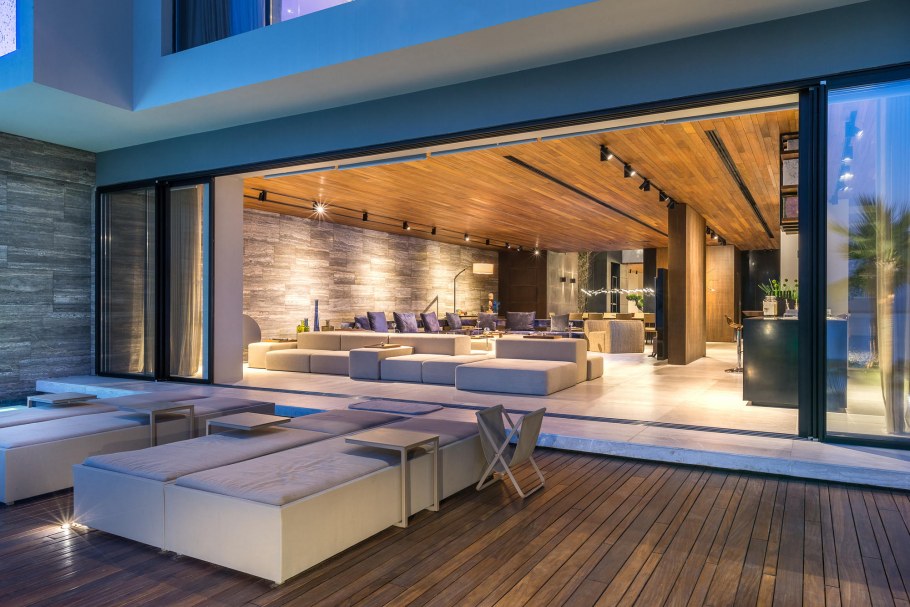 Стильный интерьер виллы