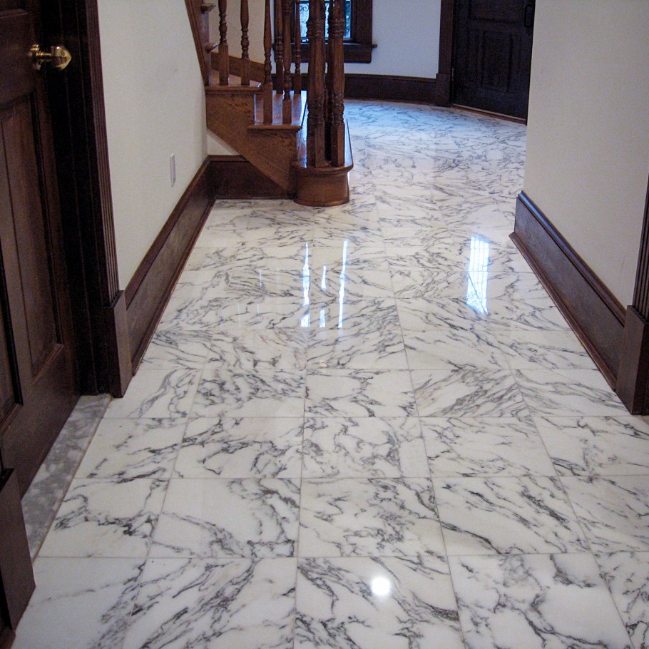 Мраморный пол в квартире