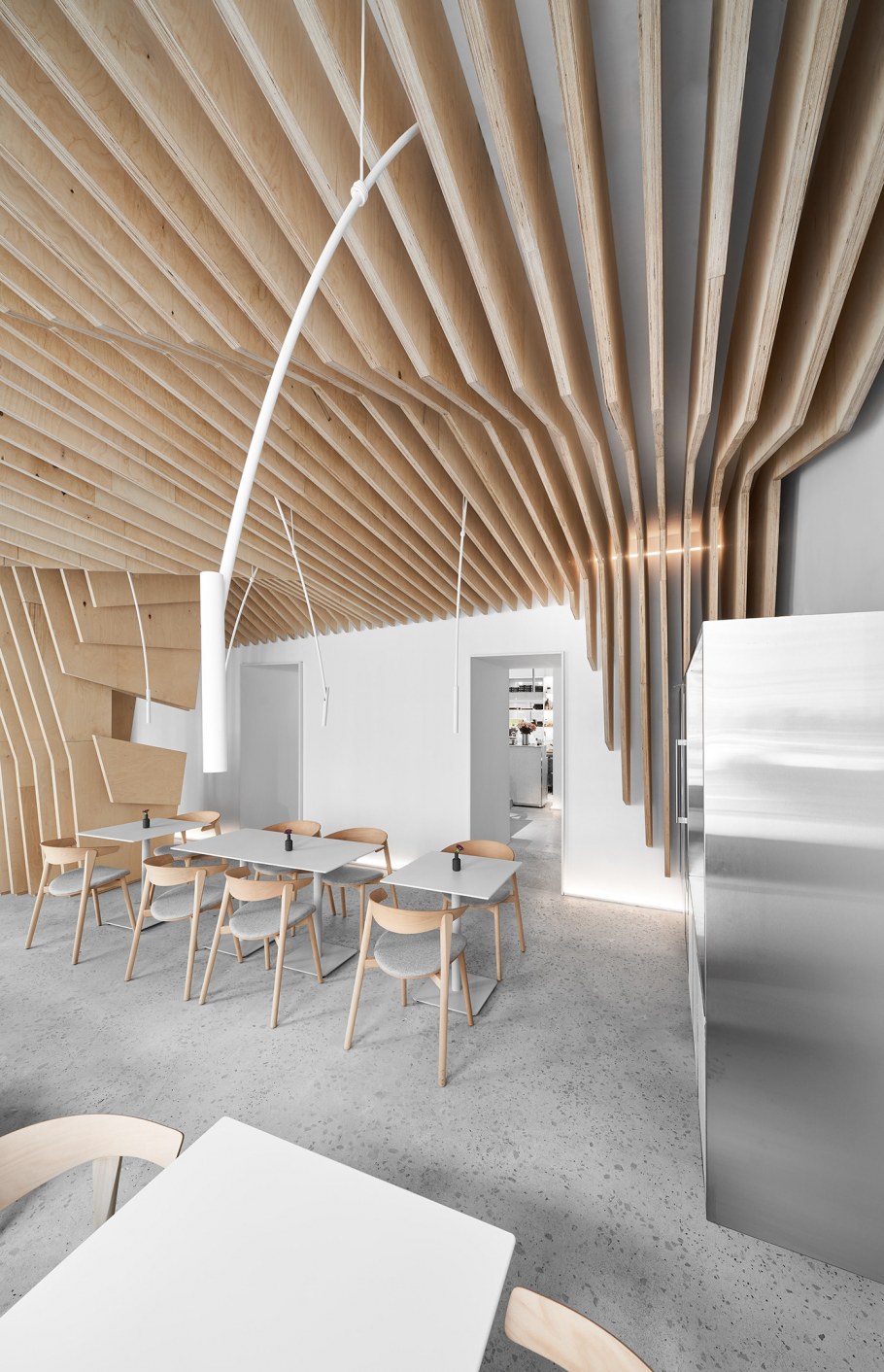 Retoucher Computer Backstage