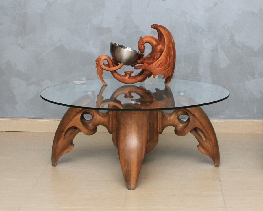 Резные журнальные столики