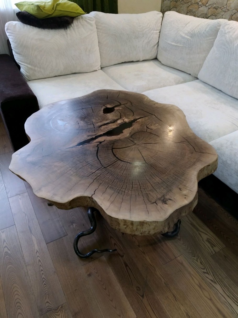 Журнальный столик из пенька