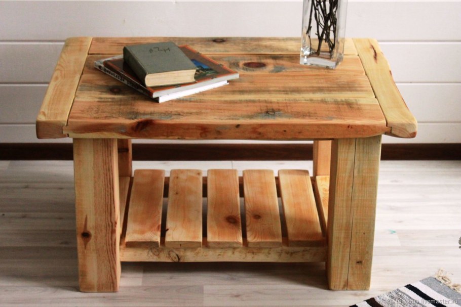 Журнальный столик из мебельного щита