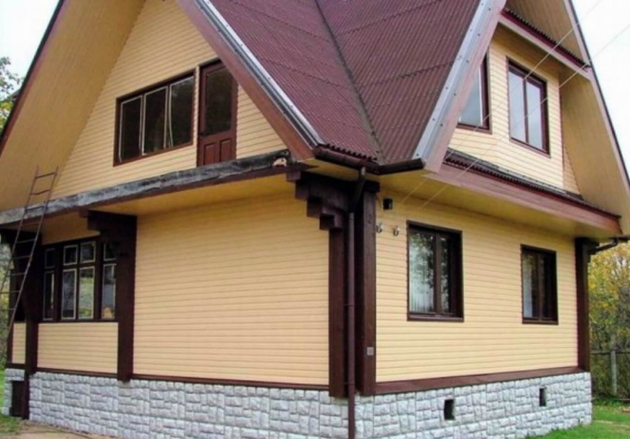 Отделка фасада дачного домика