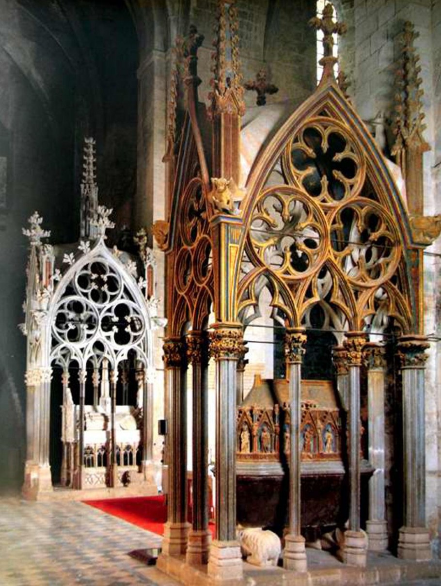 Готические шторы в интерьере