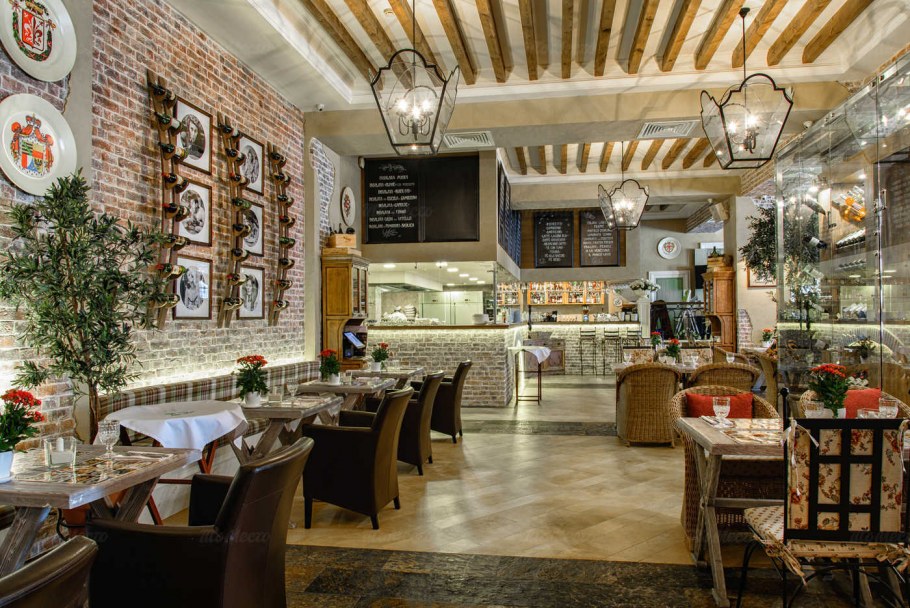 Интерьер кафе в стиле Фьюжен