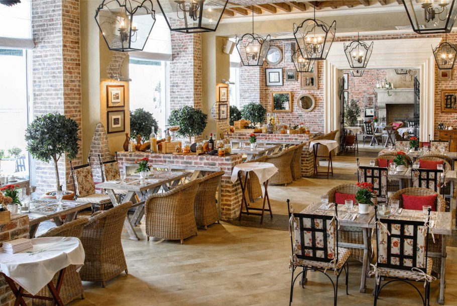 Интерьер ресторана пиццерии