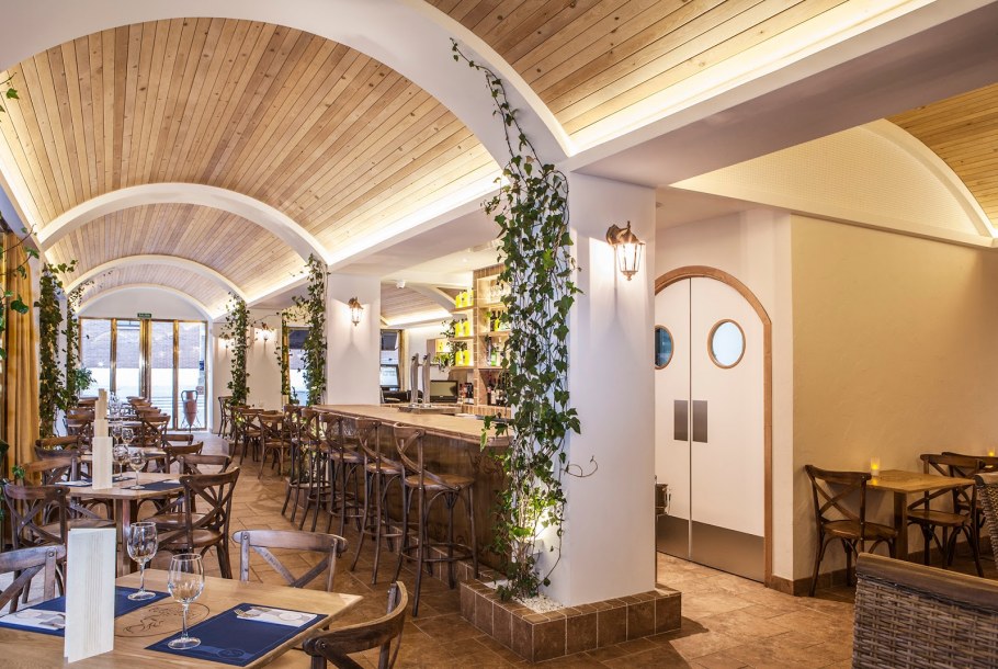 Интерьер ресторана в итальянском стиле