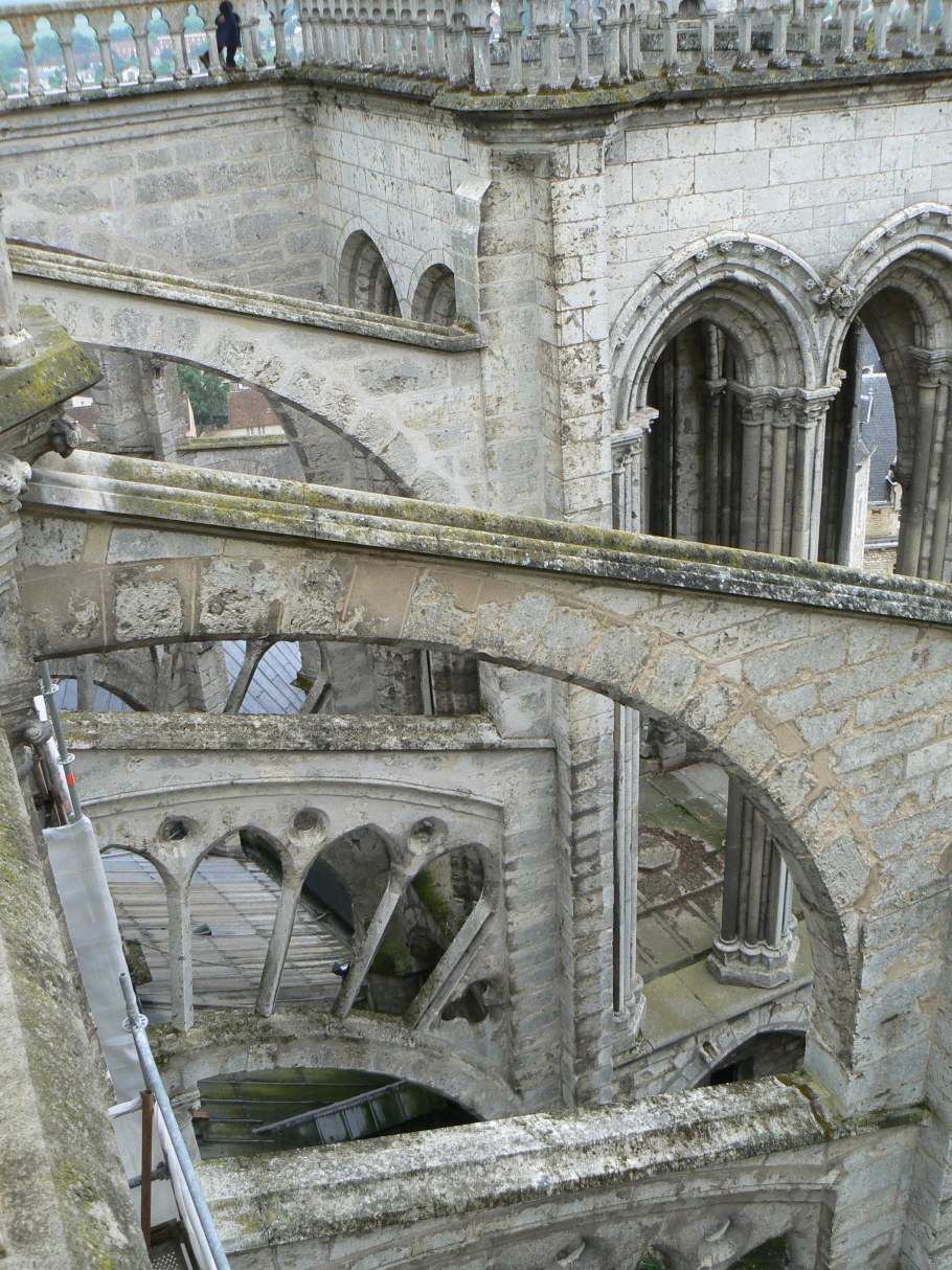 Миланский собор контрфорсы