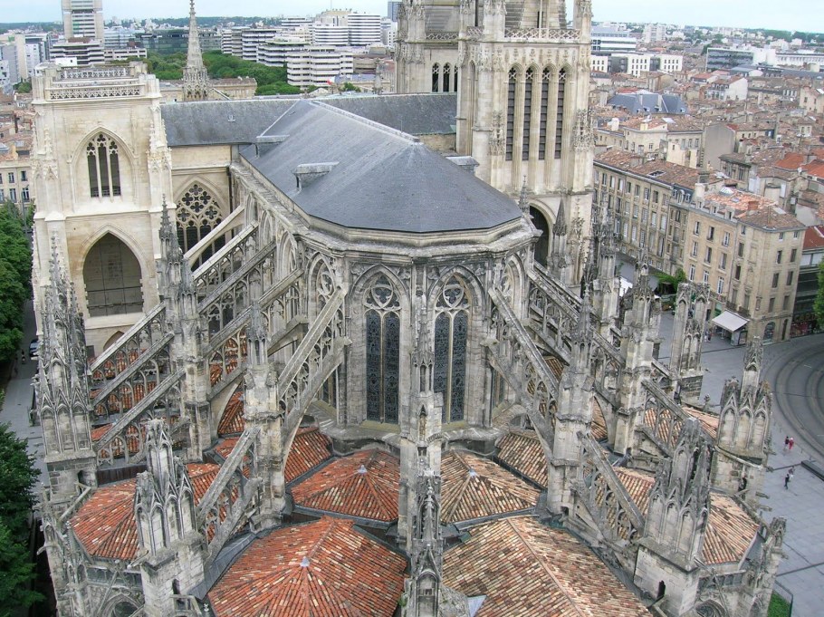 КОНТРФОРС Готика