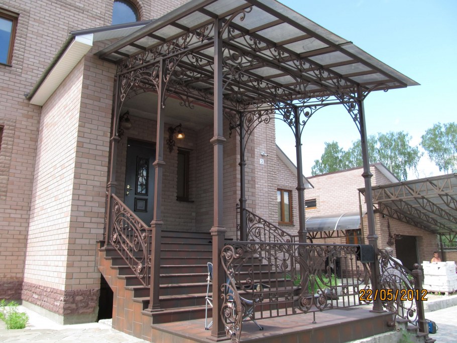 Фасад крыльца