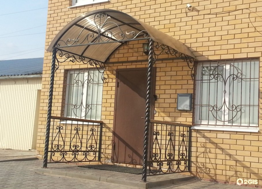 Отделка крыльца