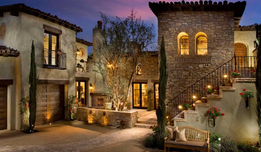 Испанский Нео колониальный стиль в архитектуре