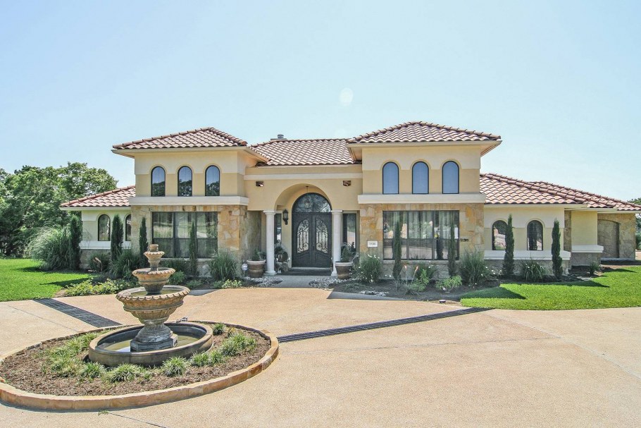 Вилла в испано-мавританском стиле