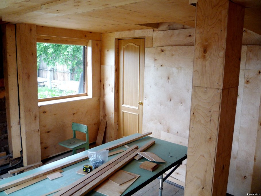 Отделка стен фанерой на даче
