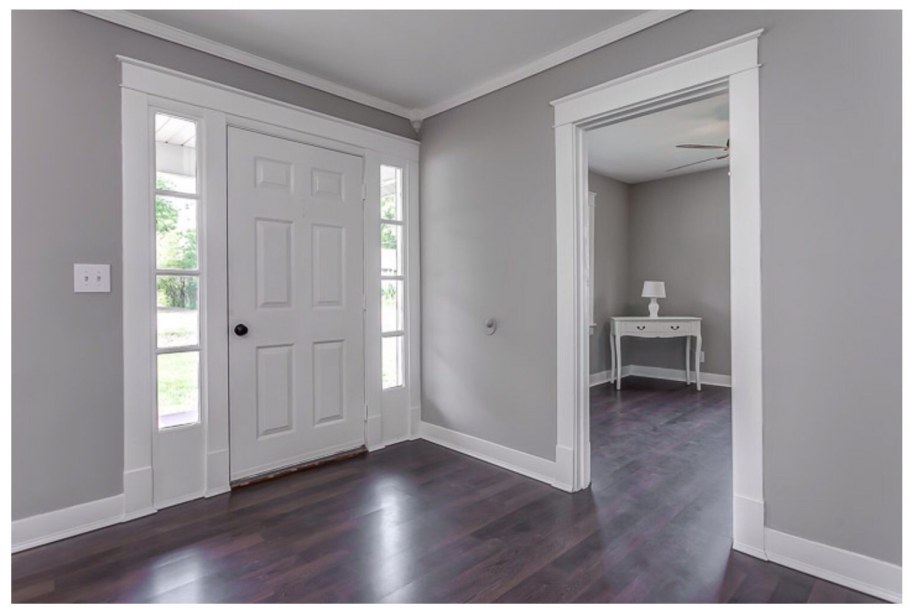 Черные двери в интерьере