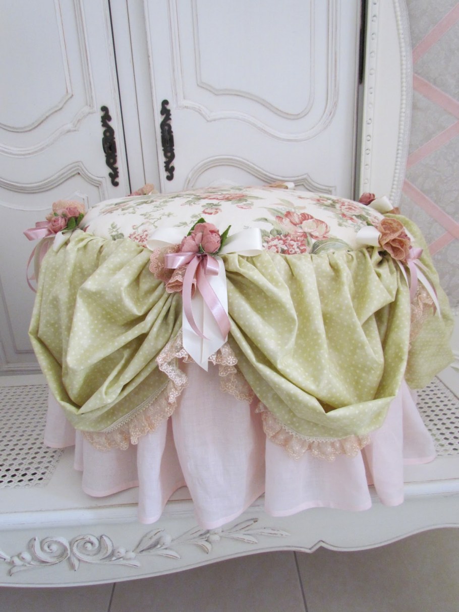 Пуфик шебби Шик