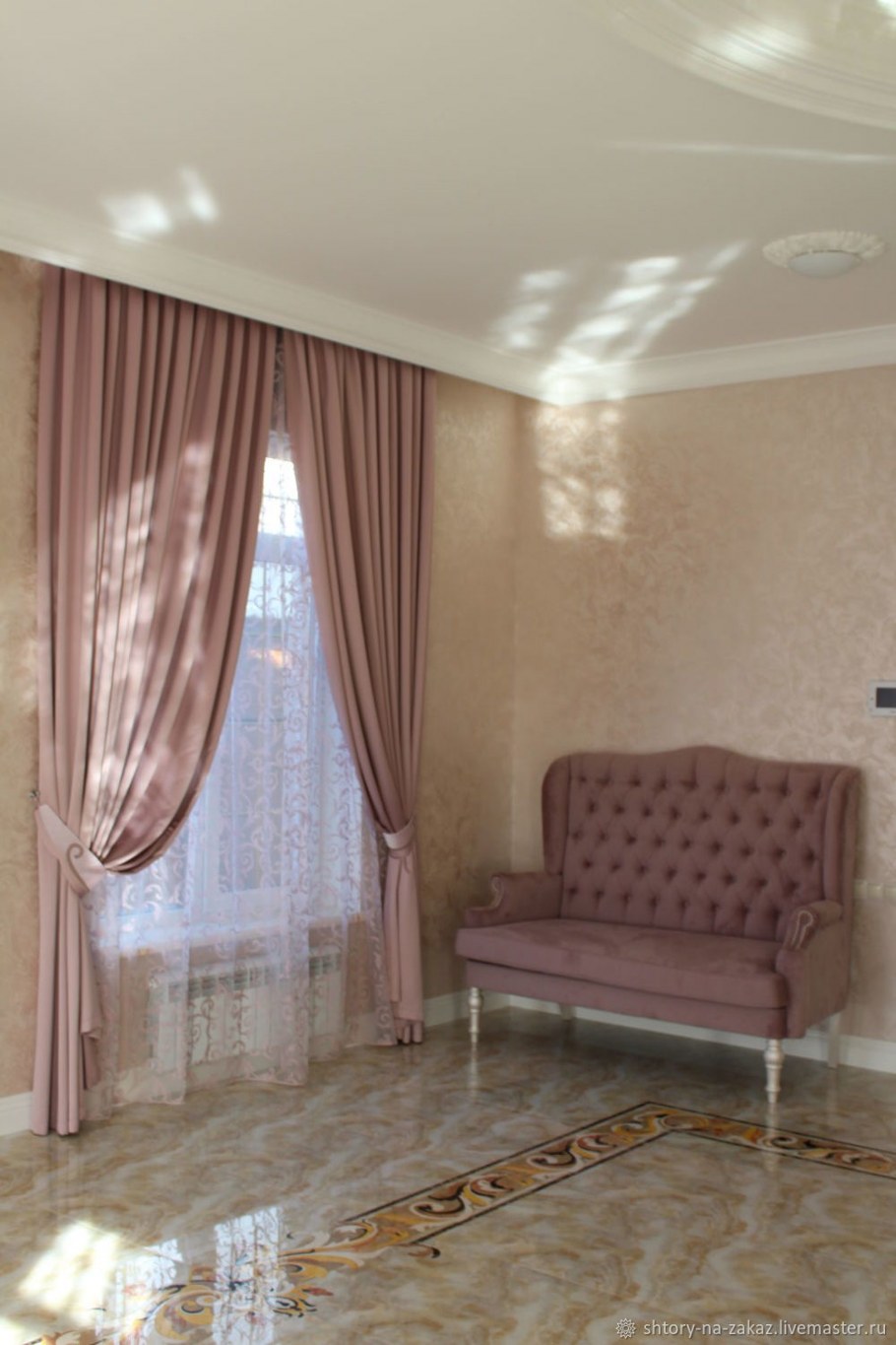Шторы в гостиную атлас
