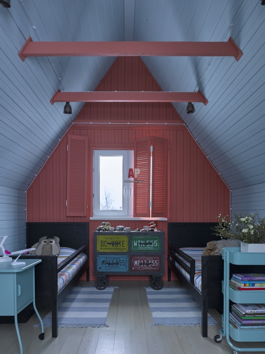 Крашеная вагонка на даче