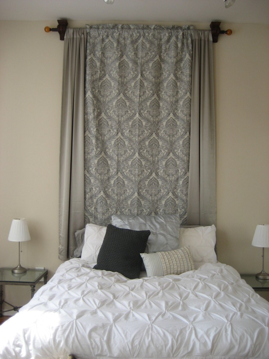 Кровать за шторой