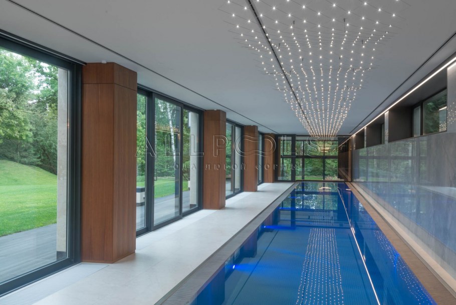 Баня с бассейном в стиле хайтек
