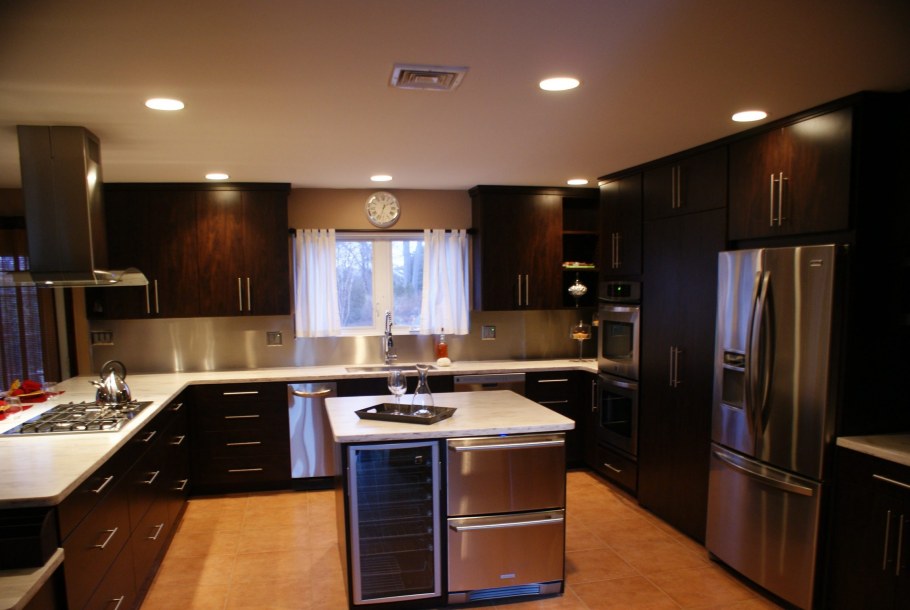 Кухня в светлых тонах