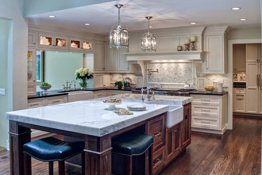 Кухня гостиная с выходом на террасу