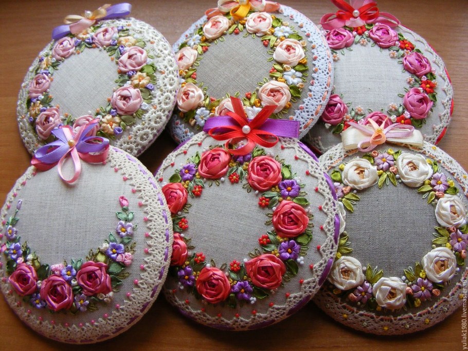 Вышивка лентами игольницы