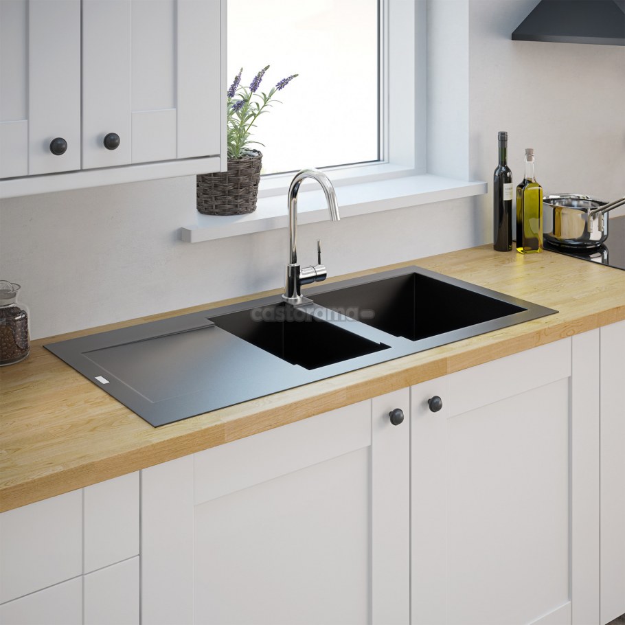 Белая кухня икеа с черной раковиной