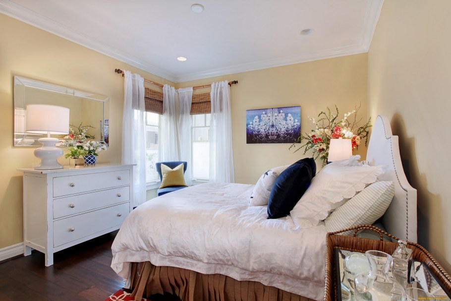 Кровать в средиземноморском стиле