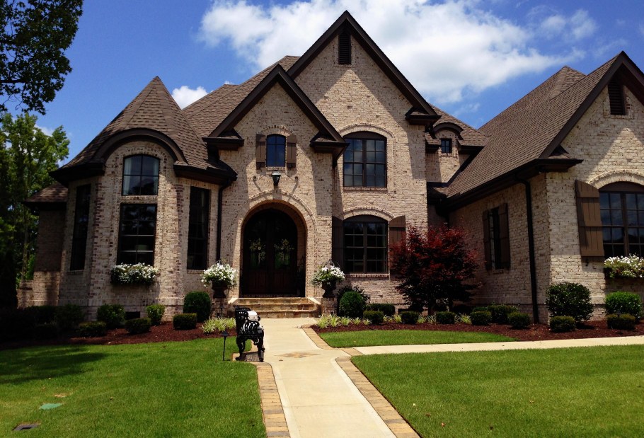 Красивые кирпичные фасады