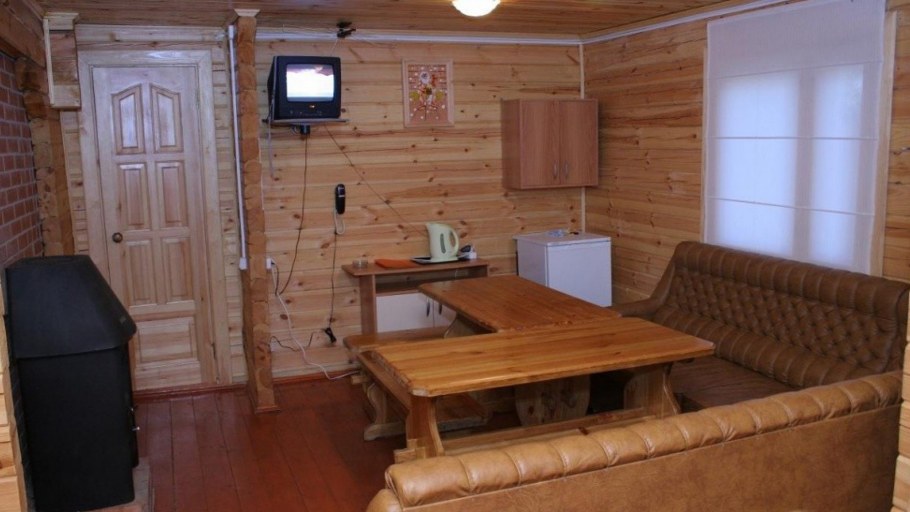 Небольшой предбанник в бане