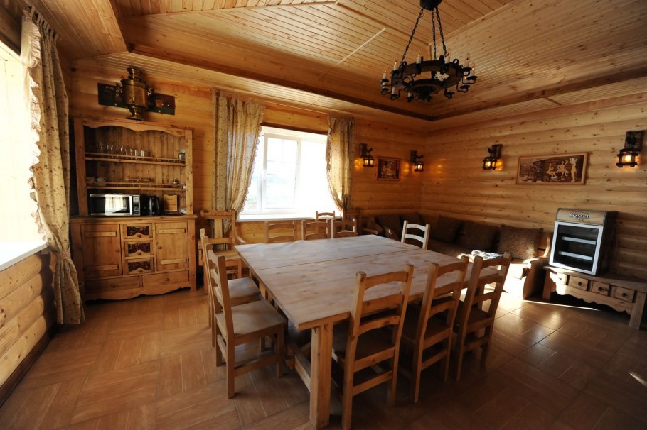 Интерьер комнаты отдыха в русской бане