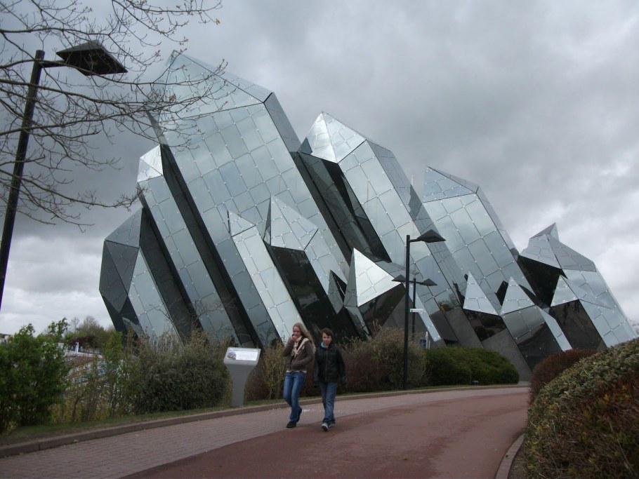 Полуправильный многогранник в архитектуре