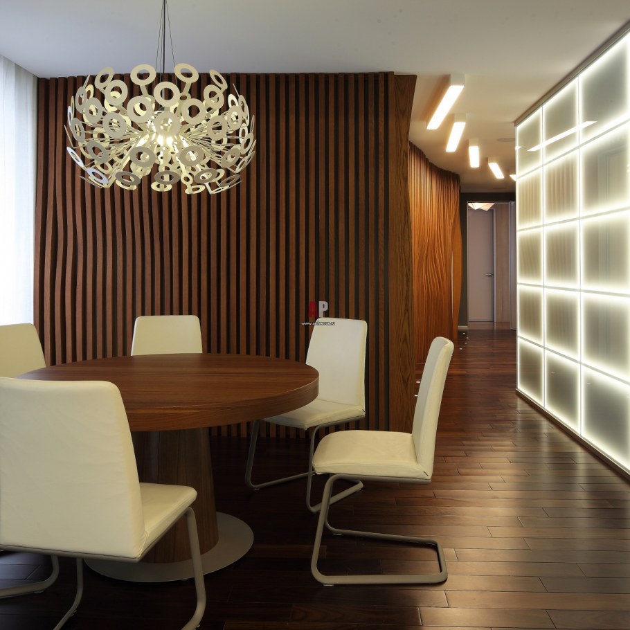 Рейки в интерьере офиса