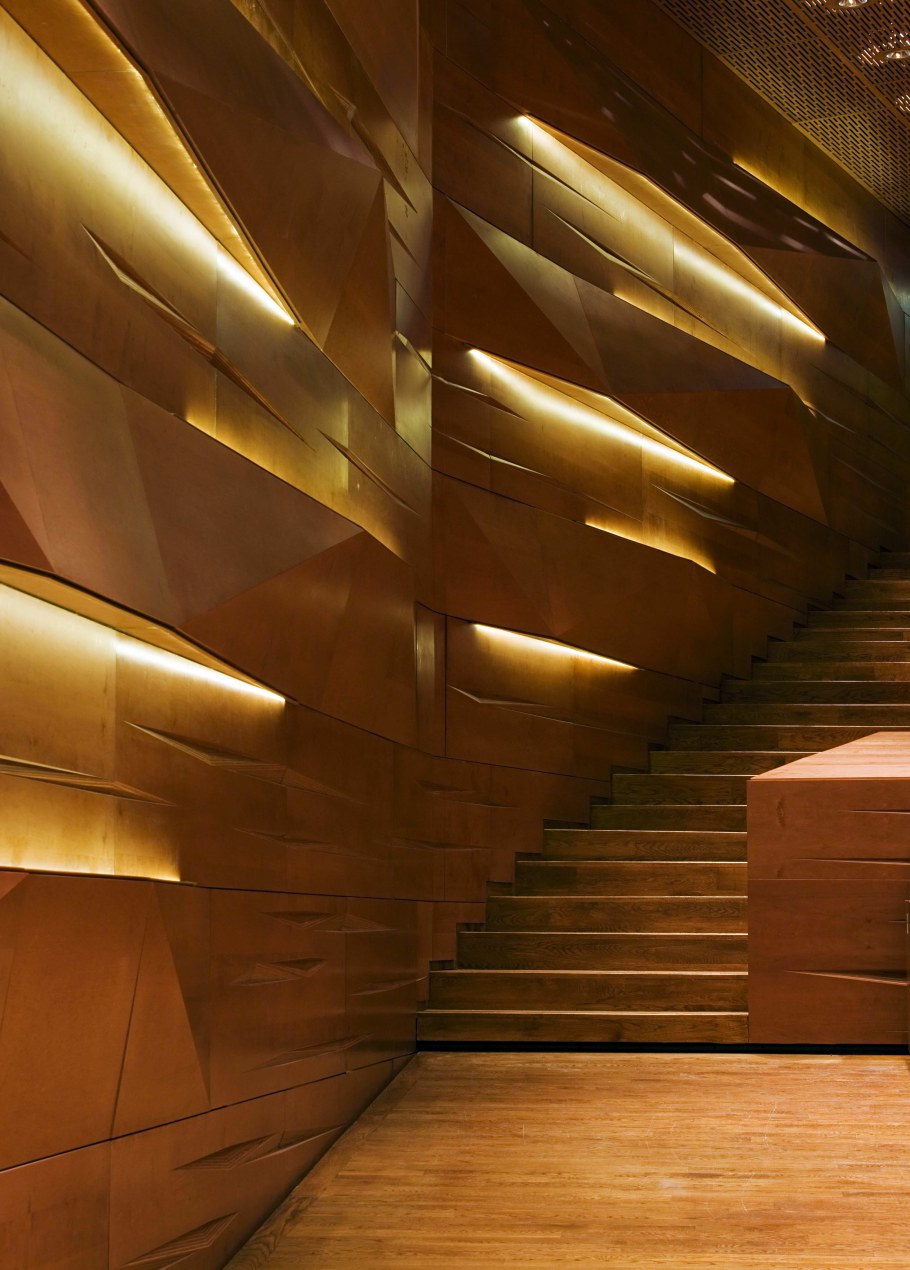 Вертикальная подсветка стен