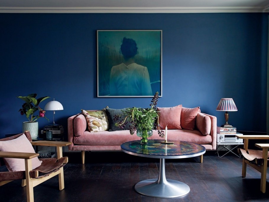 Синяя стена