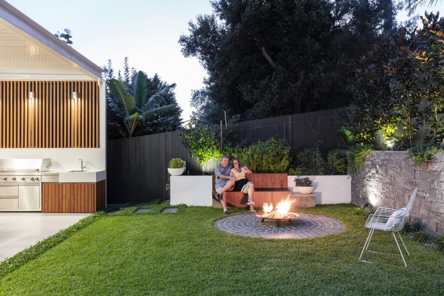 Задний дворик для детей частного дома