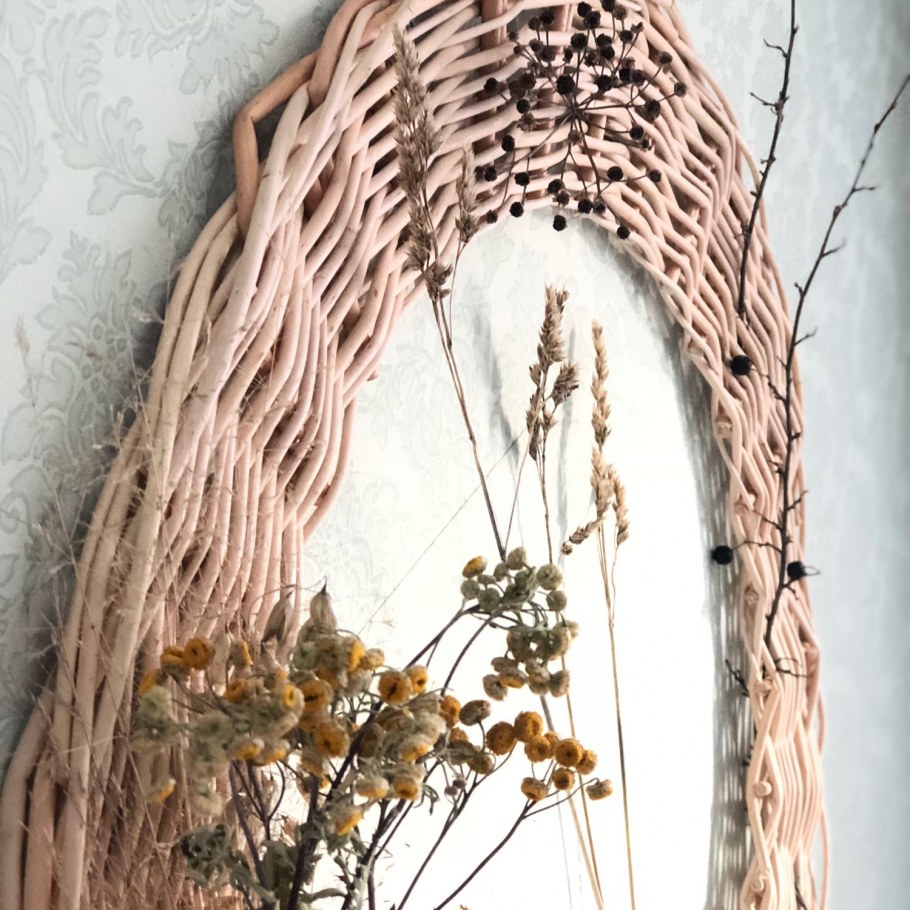 Декор на стену из прутьев