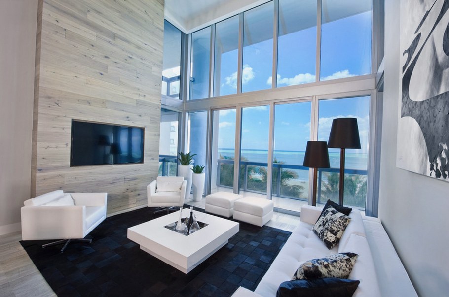 Гостиная в доме хайтек стиле