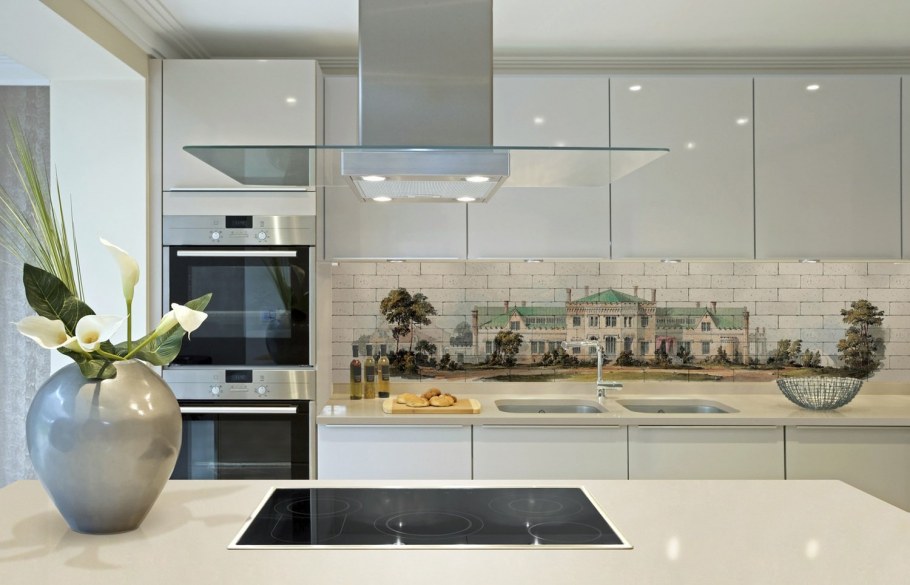 Фартук для кухни из стекла