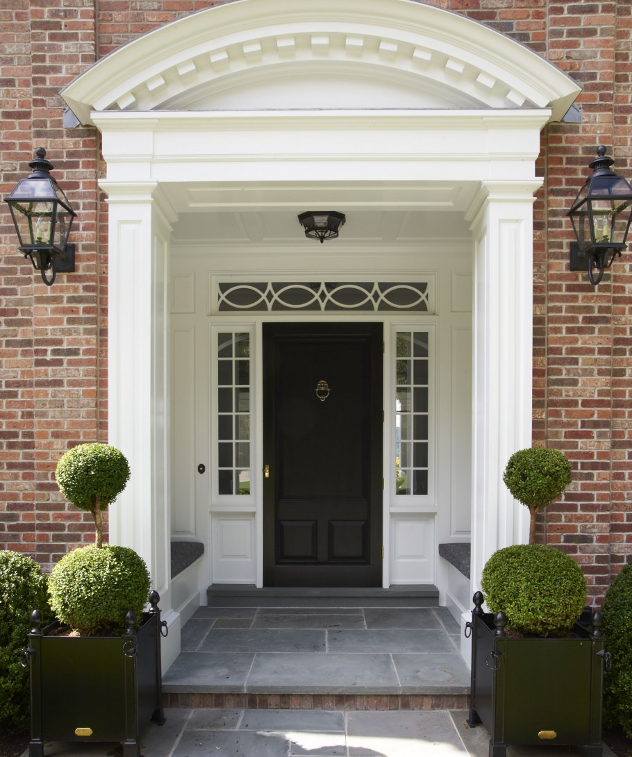 Входная группа в коттедж