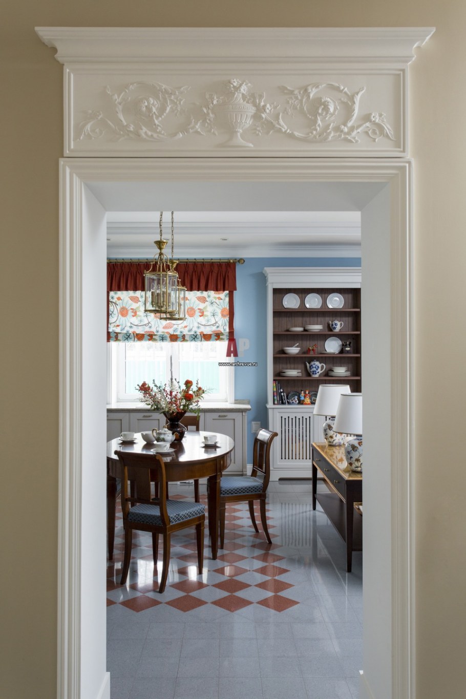 Украшение дверного проема