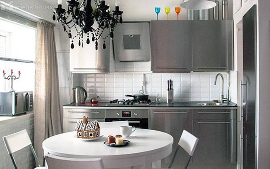 Серый интерьер маленькой кухни