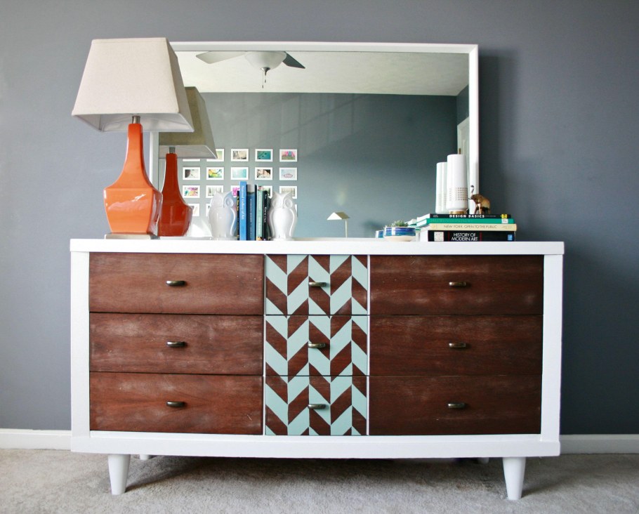 Mid Century Modern комод яркий