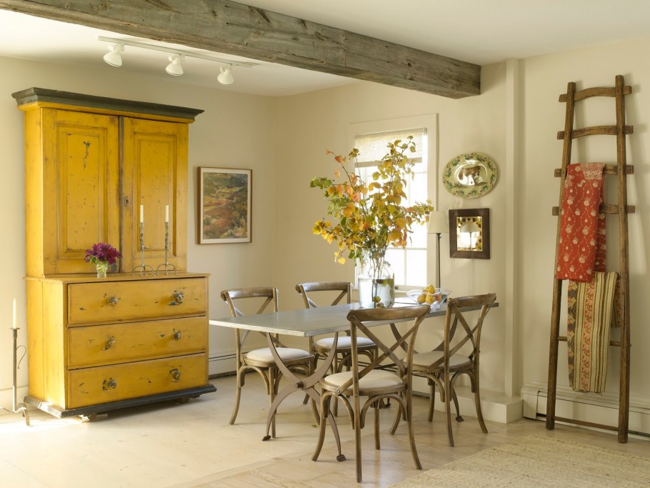 Декор мебели краской