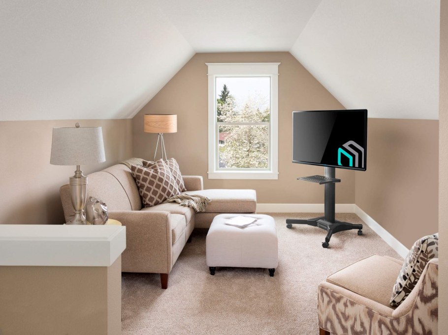 Спальня с мансардной крышей