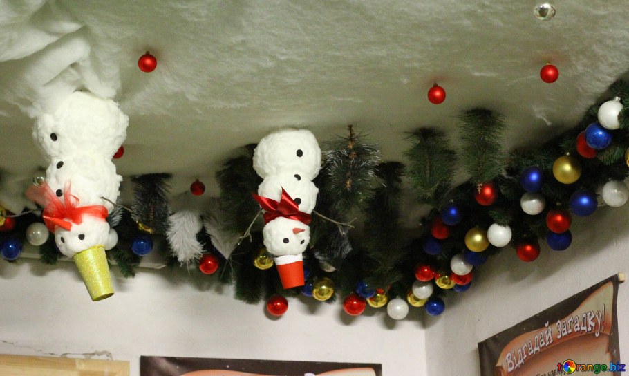 Украсить дом к новому году