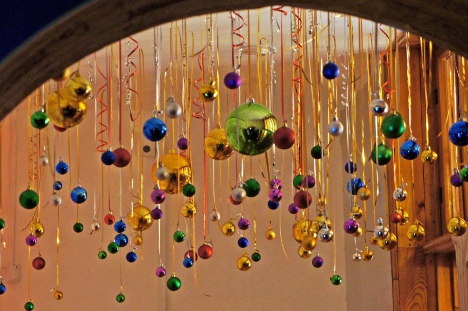 Новогодние украшения гирлянды